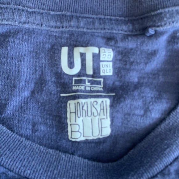 Front pocket T Shirt - Picture 3 of 4